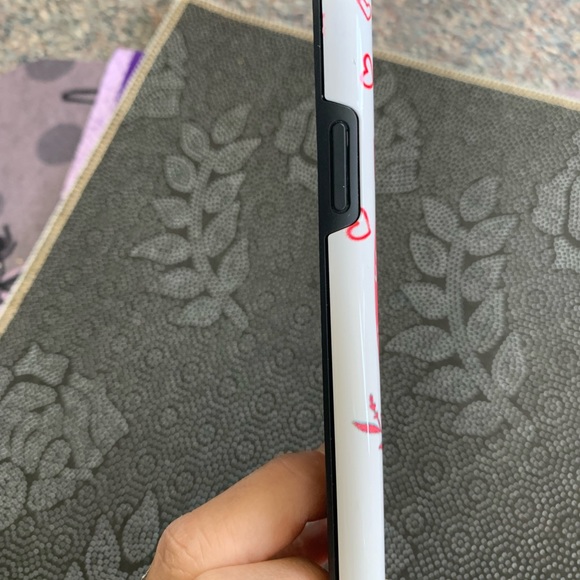 2 iPhone XR cases - Picture 6 of 13